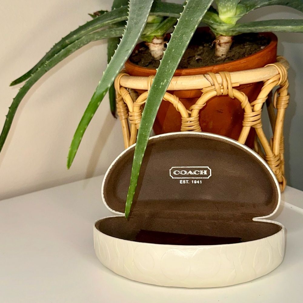 Coach White Oversized Hard Shell Embossed Signature C Glasses Sunglasses Case - Picture 2 of 10